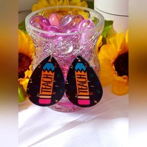 🍎✨✏ Handmade faux leather earings for Teacher's 🍎✨✏